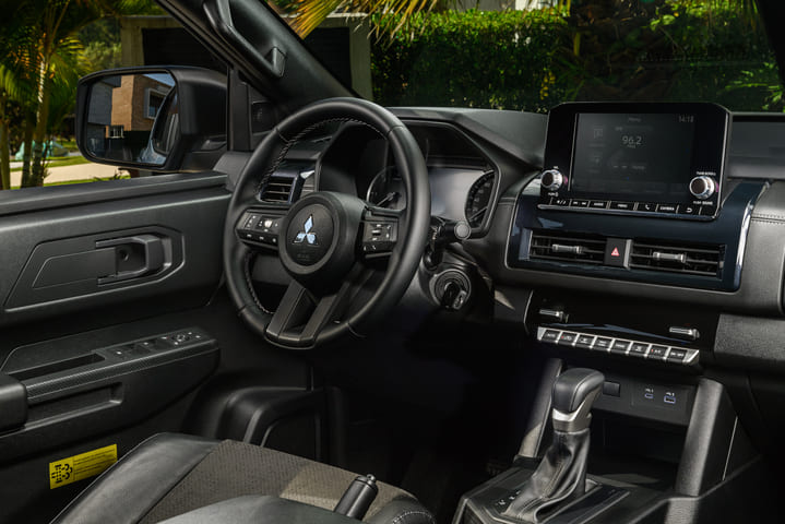 Novo volante três raios